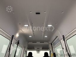 VOLKSWAGEN Crafter 35 *ROLLSTUHL-LIFT* KAMERA+STNADHEIZ 200