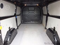 FORD Transit Custom 320 L2H1 Sport Aut. Navi