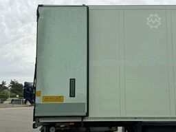SCHMITZ CARGOBULL SCB*S3B THERMO KING SLXe 300 DHOLLANDIA TAIL LIF