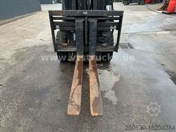 TOYOTA 40-8 FD 45N Diesel Stapler 5t.