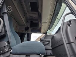 VOLVO FH 480 Kühler mit Kühlanhänger, LBW+Türen