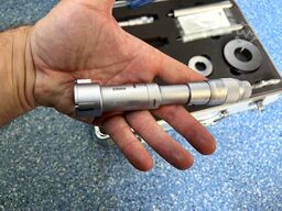 SARA 3-point internal micrometer