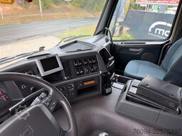 VOLVO FMX 370 6x2 lift/lenk Abrollkipper KRAN 13m FUNK