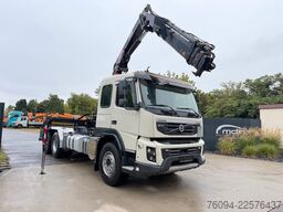 VOLVO FMX 370 6x2 lift/lenk Abrollkipper KRAN 13m FUNK
