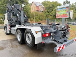 VOLVO FMX 370 6x2 lift/lenk Abrollkipper KRAN 13m FUNK