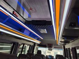 MERCEDES-BENZ 519  Allrad 4 x 4 Lagerfahrzeug Stock 20 Sitzer