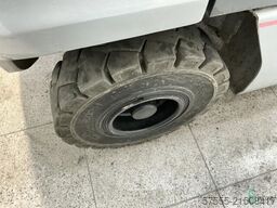 Nissan UGD 02 A 30 PQ