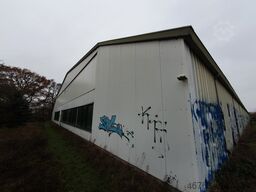 Unbekannt Stahlhalle