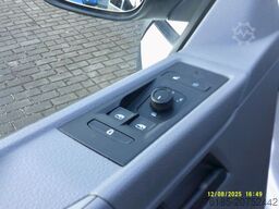 VOLKSWAGEN T6.1 9-Sitzer-Stoff DSG Getriebe 1. Hand