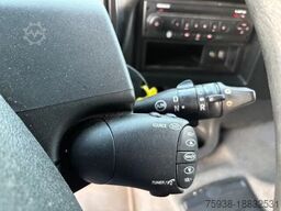 Renault D 19 D320 SLEEPERCAB 4x2 LAMBERET / THERMOKING ...