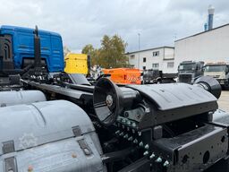 MAN TGS 26.400 6x6 BB Abrollkipper HIAB Optima 20S56