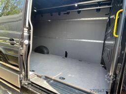 VW Crafter Kasten 35 L4H3 AHK RFK äden