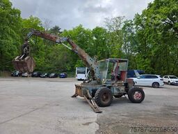  Craiova IH Radbagger ( Romania ) mit 2 Schalengr