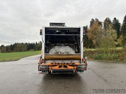 Volvo Trucks *RHD* FM-370 6x2R Kehrichtwagen