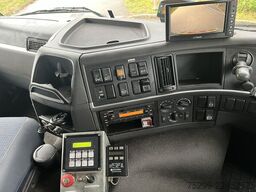 Volvo Trucks *RHD* FM-370 6x2R Kehrichtwagen