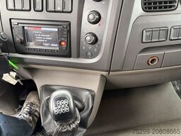 DAF LF 220 108 4x2 Blache