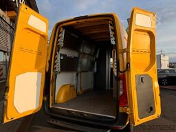 MERCEDES-BENZ eSprinter 312 DHL Regal KEP-Ausbau