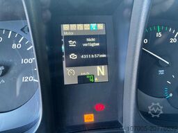 Mercedes-Benz Unimog U 427 mit Mulag Kombinationmähwerk MKM 700