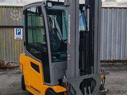 Jungheinrich EFG 320 4.8m/ 3728mh/ 4v