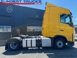 Volvo FH 460 GLOBETROTTER,IPARCOOL, 2 TANKS, 2 BEDS