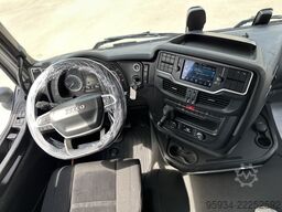 Iveco S-WAY 570