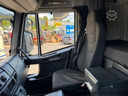 IVECO Eurocargo 120E28 Carrier 750