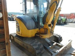 Komatsu PC45-MR mit POWERTILT
