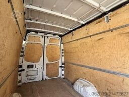 Heneka & Woll GmbH & Co.KG Heneka & Woll GmbH & Co.KG Heneka & Woll GmbH & Co.KG