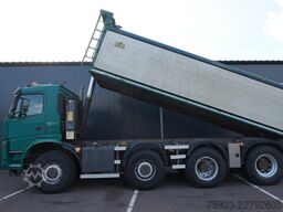 Terberg FM 2000 8x8 tipper truck 661.000km