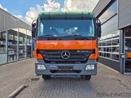 Mercedes-Benz Actros 3241 8X4 Containersysteem/ 20T HMF crane...