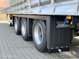 Schmitz Cargobull Curtainsider Mega Getränke