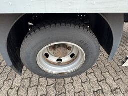 FUSO Canter 7C15 Koffer mit Ladebordwand