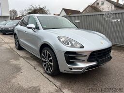 PORSCHE Macan Turbo 3,6L V6 PANO/BOSE/CARBON/ALCANTARA