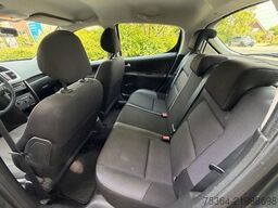 PEUGEOT 207 Tendance  1.4  VTi 70 kw 5 Türig Klima Eu5
