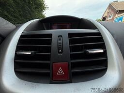 PEUGEOT 207 Tendance  1.4  VTi 70 kw 5 Türig Klima Eu5
