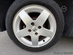 PEUGEOT 207 Tendance  1.4  VTi 70 kw 5 Türig Klima Eu5