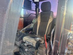 Hitachi ZX225USRLC-3 crawler excavator with rototilt and 2