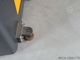 JUNGHEINRICH EKS 210 - Rail Guidance !! Cabin 1000 MM !!