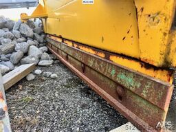 Vama EAU4800K folding wing plow for truck