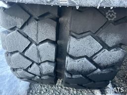 CAT M314F wheeled excavator w/ two buckets, Gigant tra