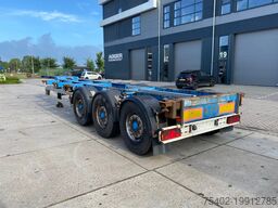 Renders Container chassis / Mercedes + Disc / 1x Lift A...