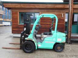 Mitsubishi FD30 Triplex + Zwillingsreifen