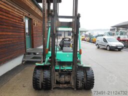 Mitsubishi FD30 Triplex + Zwillingsreifen