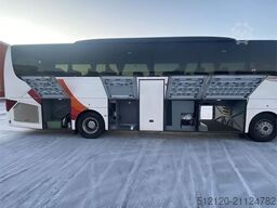 Setra S 515 HD bus w/ 49+2+1 seats, and low km condition