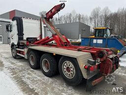 Volvo FH16 tridem hook loader with Joab hook with articu