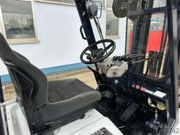 KOMATSU FG 30 DT 11 Seitenschieber Zinkenverstellung