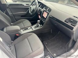 VOLKSWAGEN Golf Variant 85kw DSG Sound*Klimaaut.*Navi