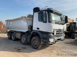 MERCEDES-BENZ Arocs 3242 8x4 4 Achs Muldenkipper Carnehldeutsc