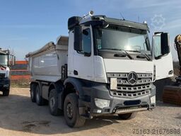 MERCEDES-BENZ Arocs 3242 8x4 4 Achs Muldenkipper Carnehldeutsc