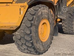 Bell B40D with Tailgate